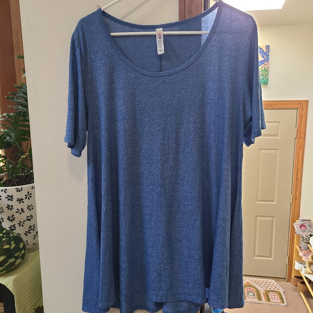 CLEARANCE Lularoe Perfect Tee Heathered Blue, Blue Stretchy Flowy Tshirt Top